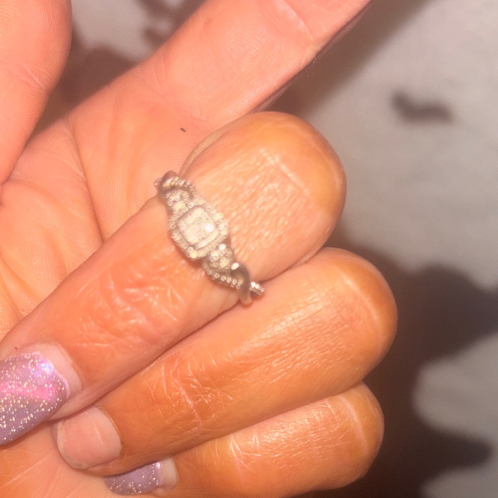Elegant Silver Ring
